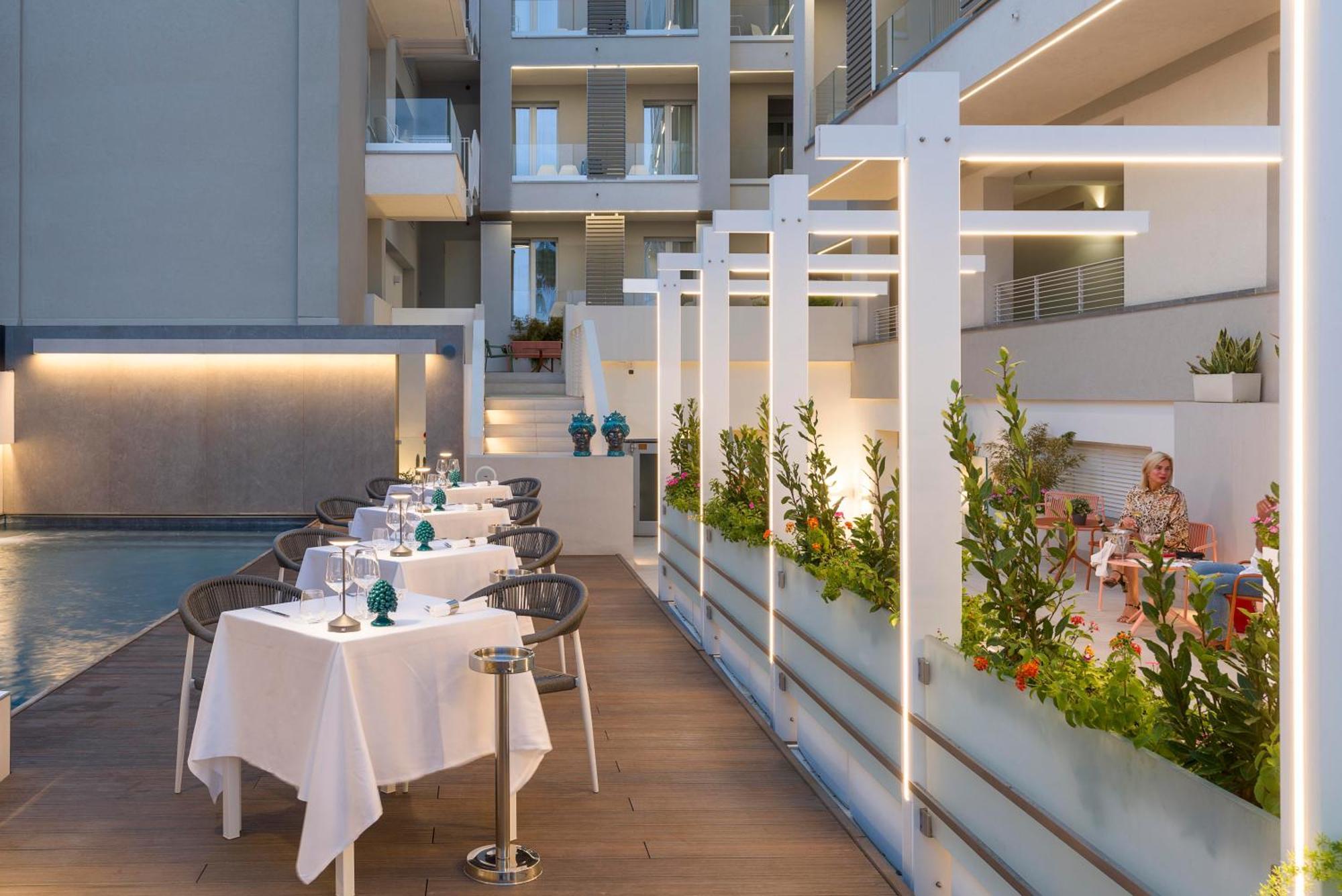 Albatros Beach Hotel 4*